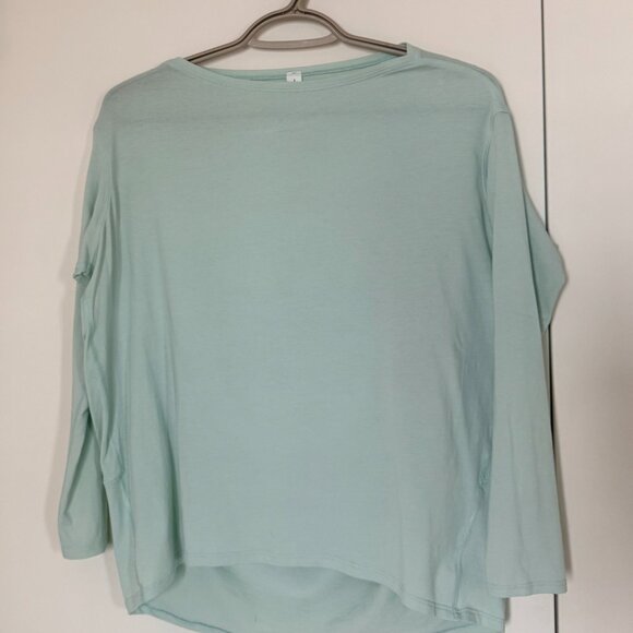 Lululemon Back In Action long-sleeve top Size  2 - Picture 3 of 4